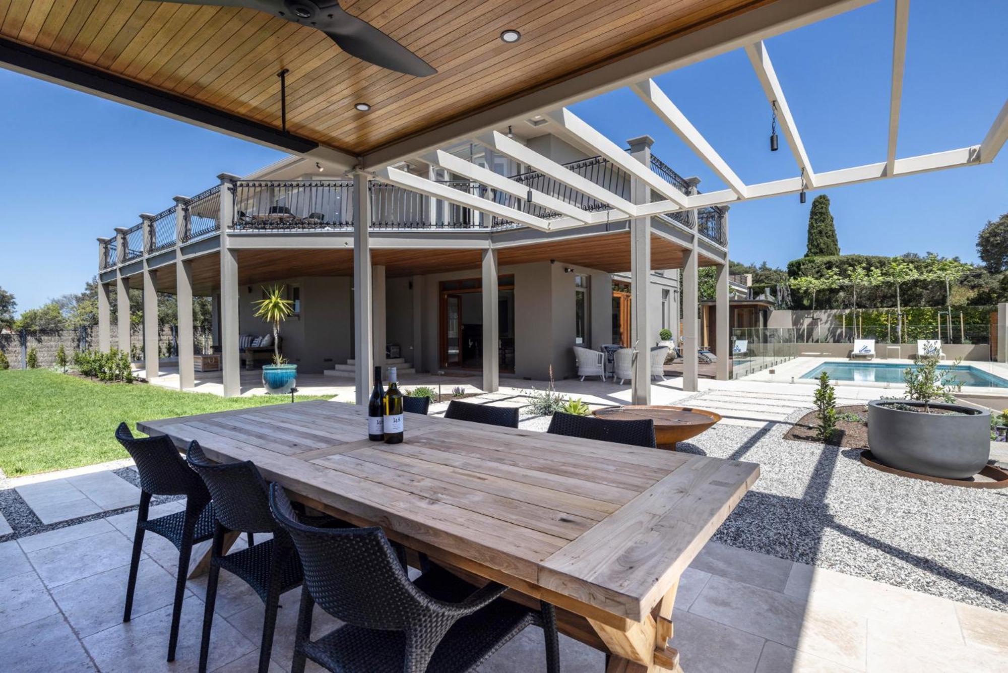 Serendib Luxury Sorrento Resort Living Exterior photo