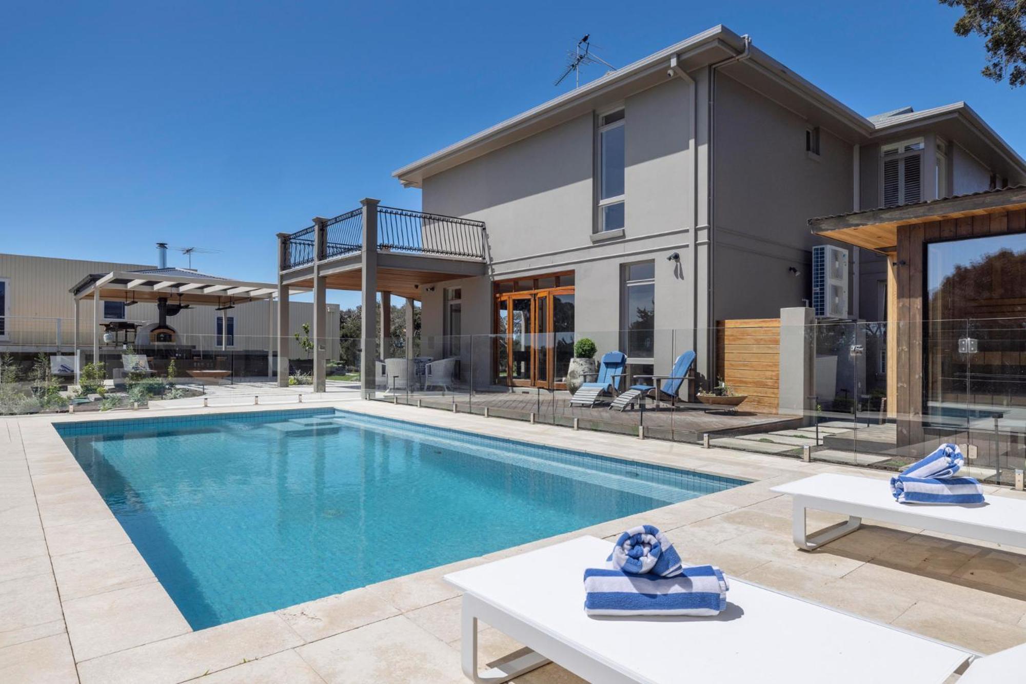 Serendib Luxury Sorrento Resort Living Exterior photo